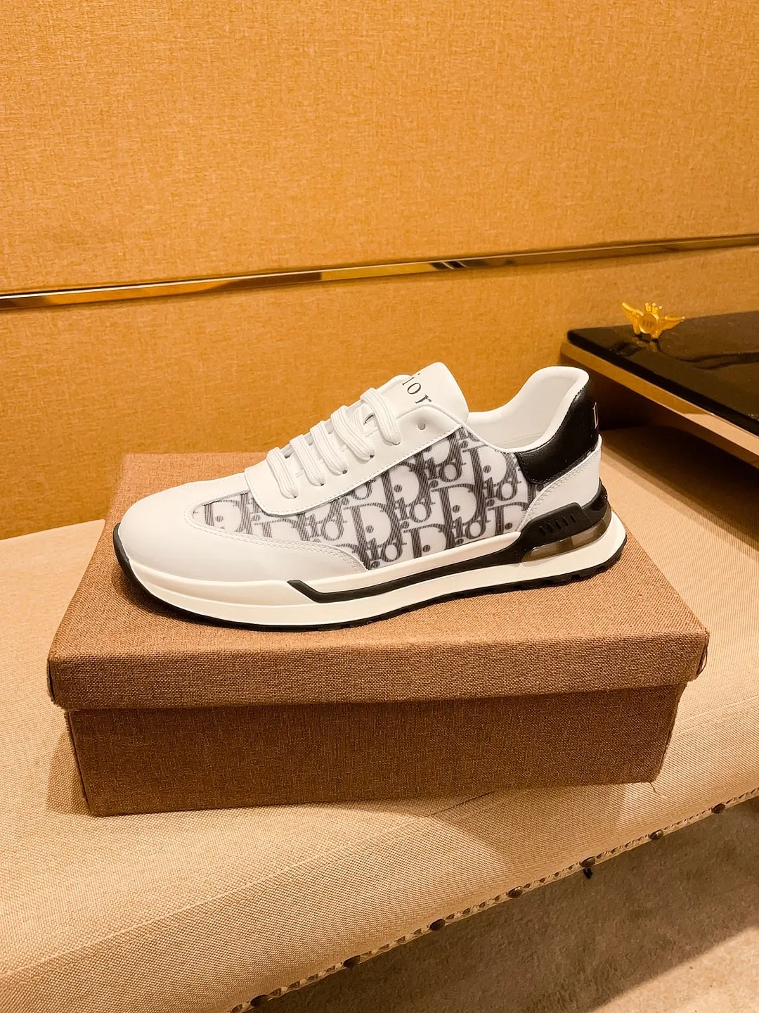 Men's men's shoes💰 420💰🔥【Dior】🔥Men's high-end brand of shoes official website 1:1 latest masterpiece: the upper is made of first-layer cowhide imported from Italy with a comfortable and breathable lining➕original non-slip and wear-resistant outsole🔥, making walking more convenient and comfortable! An exclusive new model, a stunning work, a beautiful 1:1 replica [color] compared to the official quality! Create a fashionable personality to set off your uniqueness! A must-have for trendy men! Classic 🔥Size: 38-44 Color: 🔥 2⃣️colors available🔥